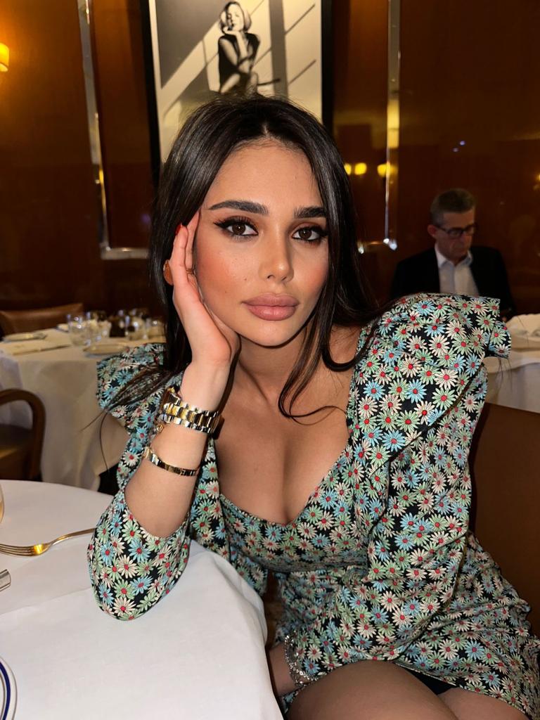 Elegant model Manika in Dubai