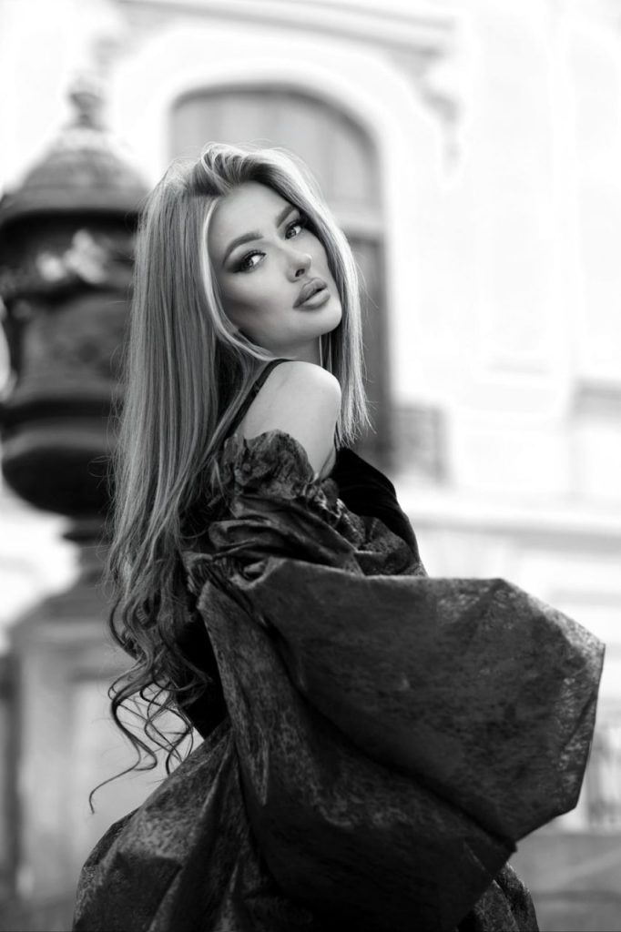 Carine — VIP escort in Dubai
